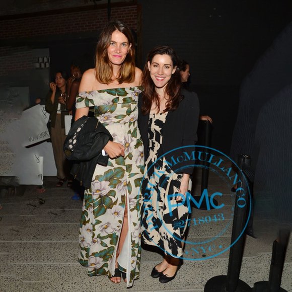 ⚡️SOLD⚡️ reformation off-shoulder white floral midi dress - size 4 - Picture 2 of 9